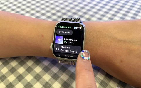 免带手机也能听音乐！ 用 Apple Watch 离线播放 Spotify 的歌，实际操作给你看
