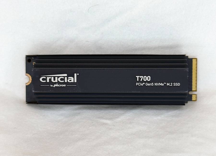 Micron Crucial T700 Pro PCIe Gen5 SSD - 超高速读写 散热片有效降温