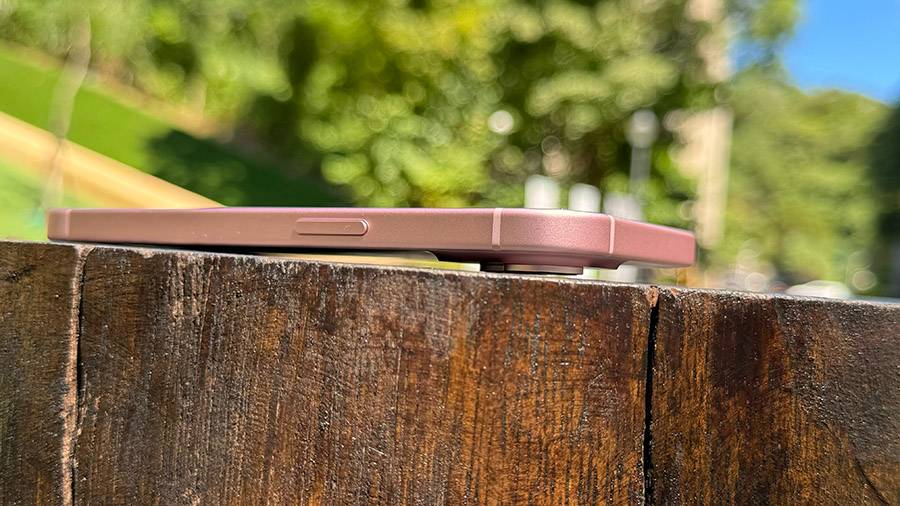 iPhone 15 开箱评测：兼顾娱乐性与实用性的一款 iPhone