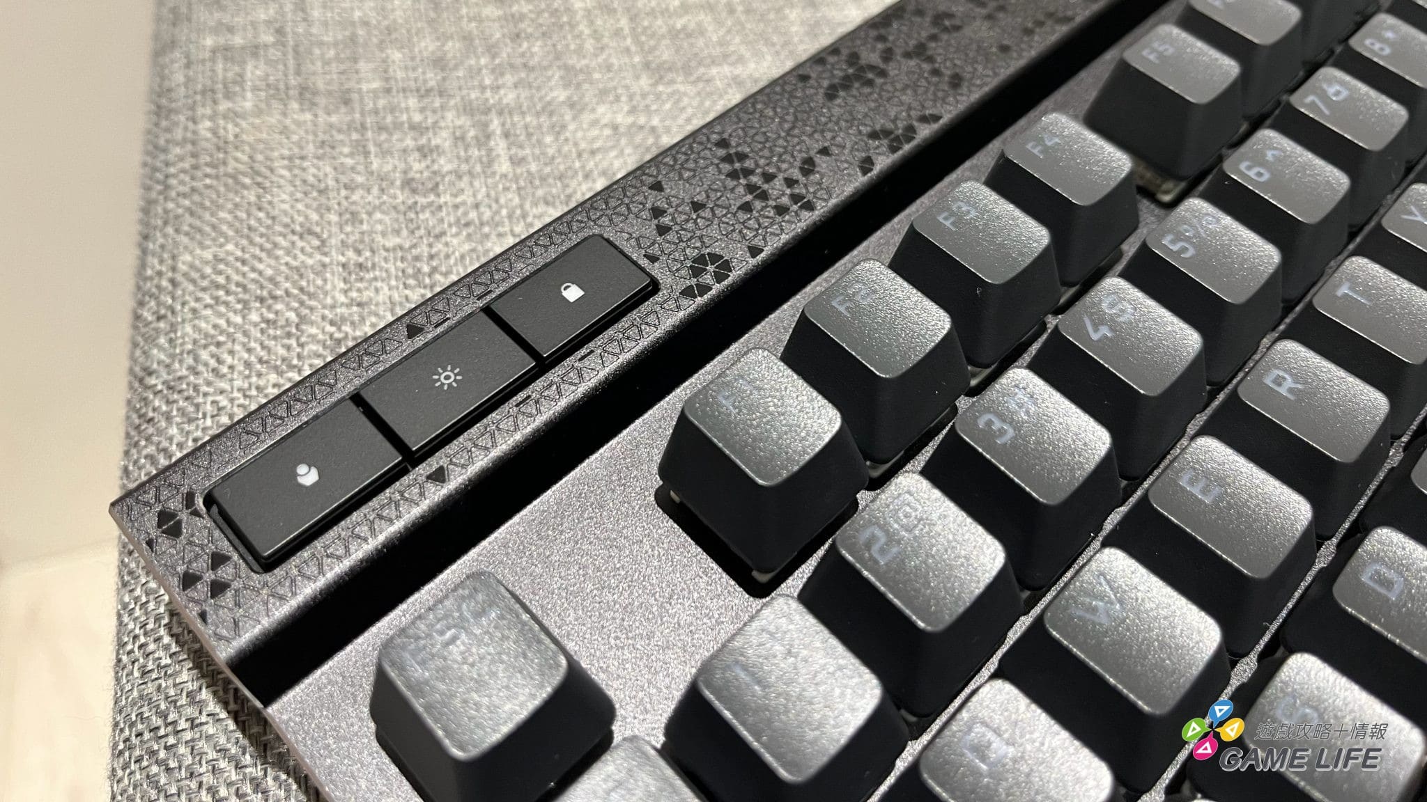 CORSAIR K70 MAX