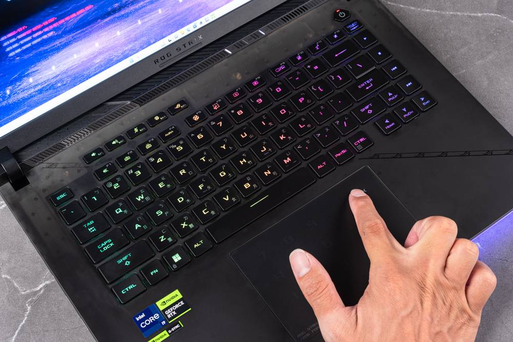 我就是潮流！ ROG Strix Scar 16 （2023） G634 测试报告 / 超狂散热与面板的旗舰机