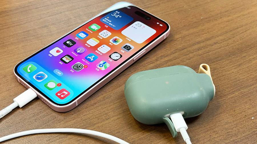 iPhone 15 开箱评测：兼顾娱乐性与实用性的一款 iPhone