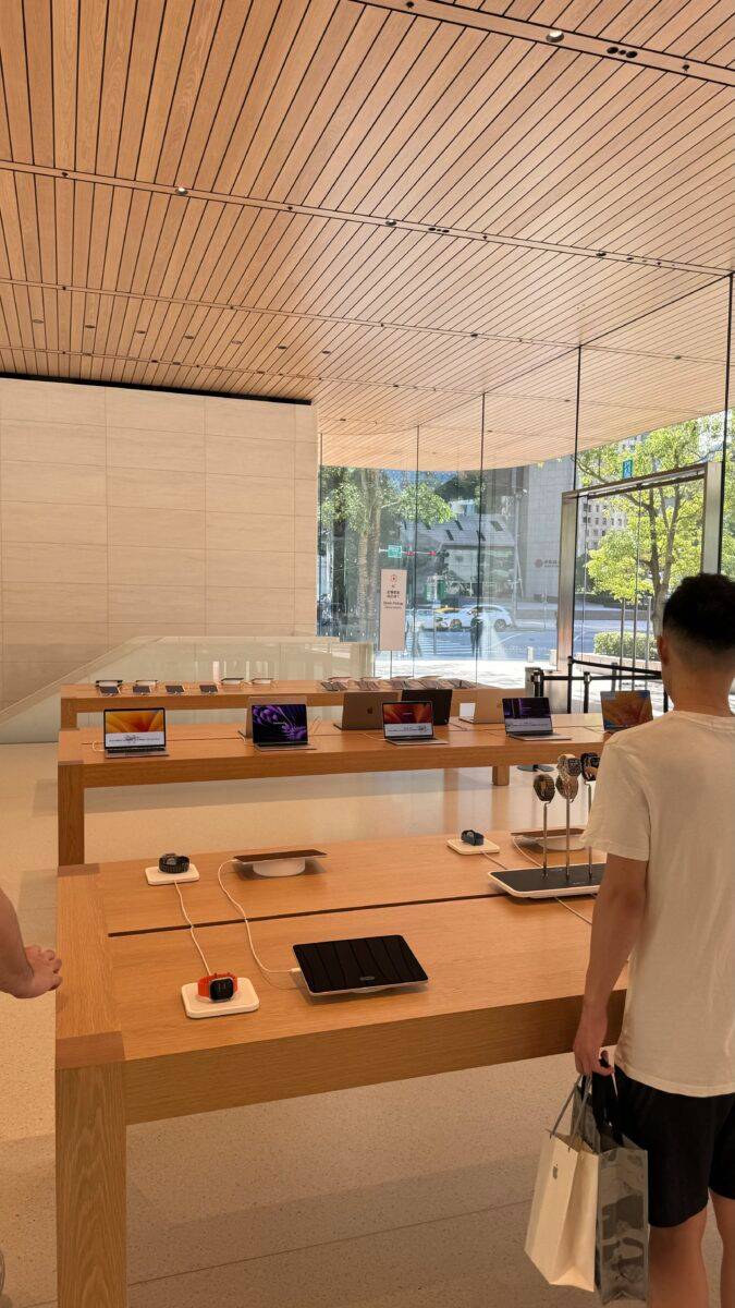 iPhone 15/iPhone 15 Pro开卖！ 实机颜色现场直击、拍照抢先看