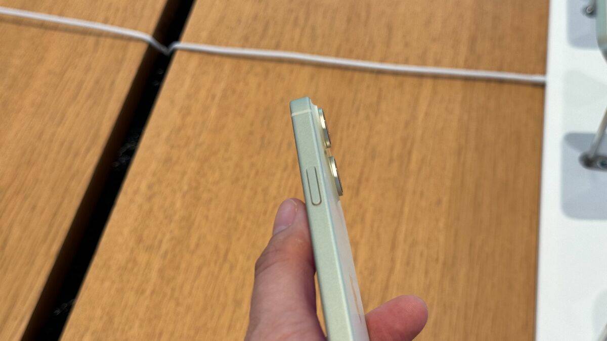 iPhone 15/iPhone 15 Pro开卖！ 实机颜色现场直击、拍照抢先看