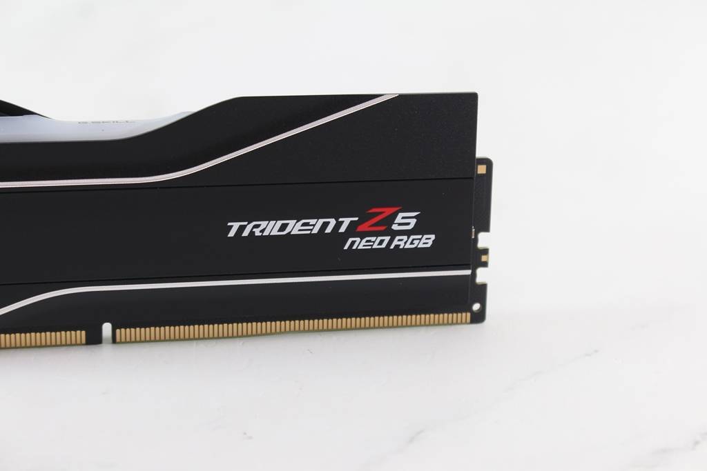 芝奇G.SKILL TRIDENT Z5 Neo焰锋戟RGB DDR5-6000 32GB Kit超频内存-AMD平台EXPO轻松超频