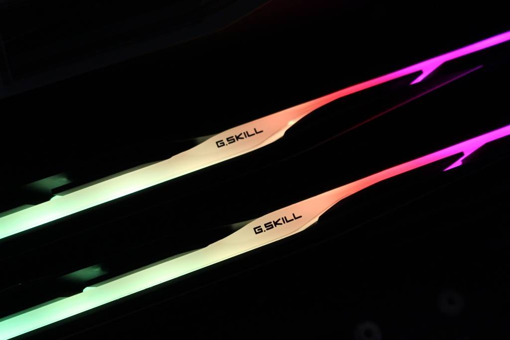芝奇G.SKILL TRIDENT Z5 Neo焰锋戟RGB DDR5-6000 32GB Kit超频内存-AMD平台EXPO轻松超频