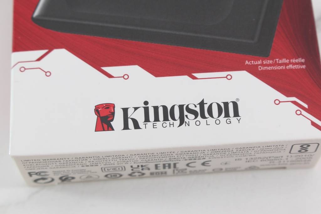 金士顿Kingston XS1000 2TB Portable SSD外接式固态硬盘-2TB大容量，1050MB/s高速传输轻巧带着走