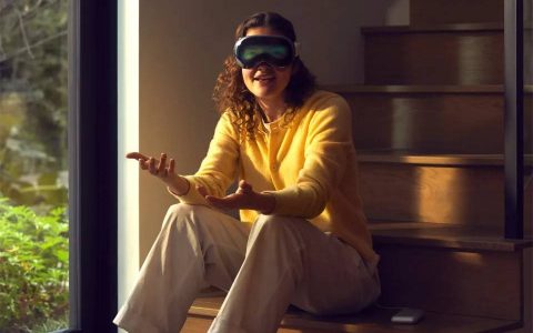 苹果的降级版 Vision Pro 可能会舍弃 EyeSight 外屏幕