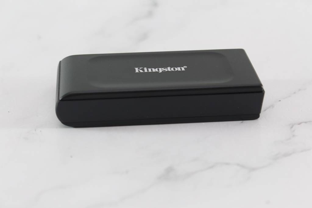 金士顿Kingston XS1000 2TB Portable SSD外接式固态硬盘-2TB大容量，1050MB/s高速传输轻巧带着走