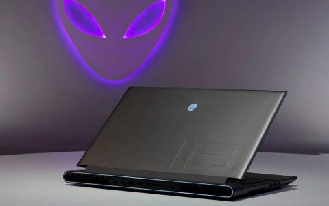 Alienware 的 m18 游戏笔电首发 AMD Radeon RX 7900M GPU
