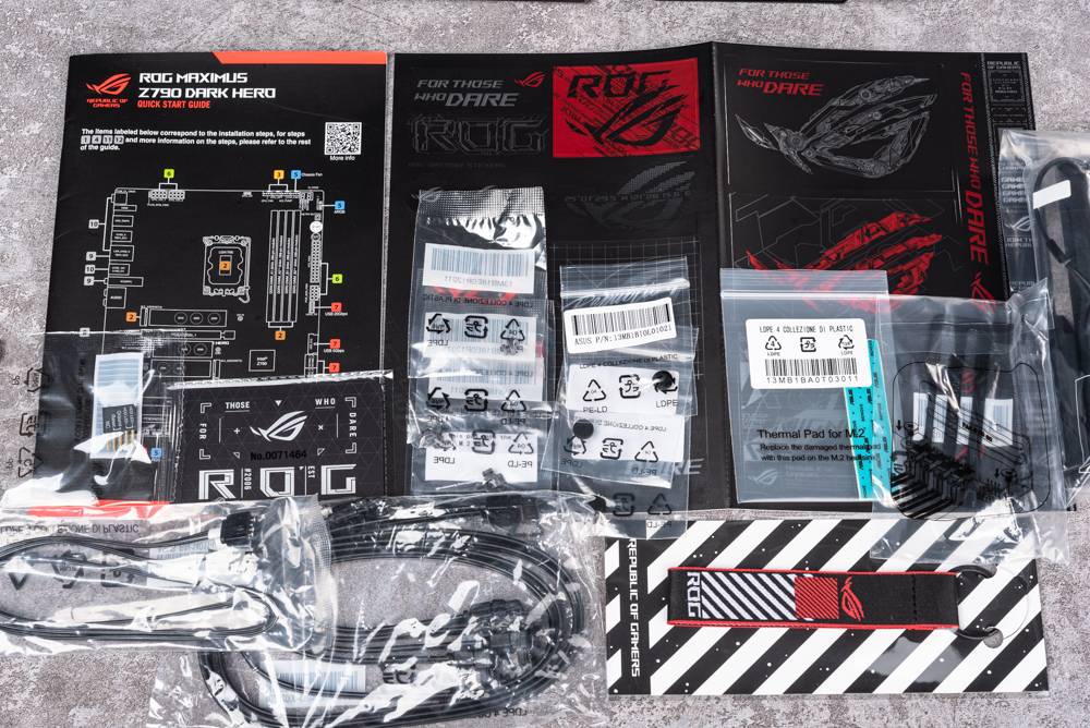 板载 5 M.2！ ROG MAXIMUS Z790 DARK HERO 开箱测试 / Wi-Fi 7， TB4， DIMM Flex