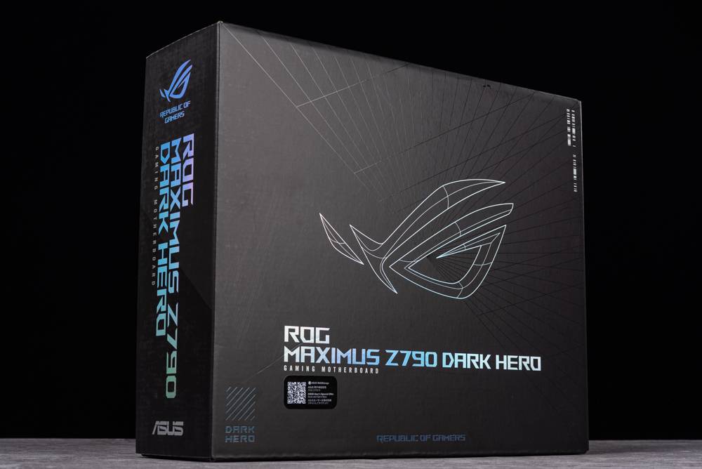 板载 5 M.2！ ROG MAXIMUS Z790 DARK HERO 开箱测试 / Wi-Fi 7， TB4， DIMM Flex