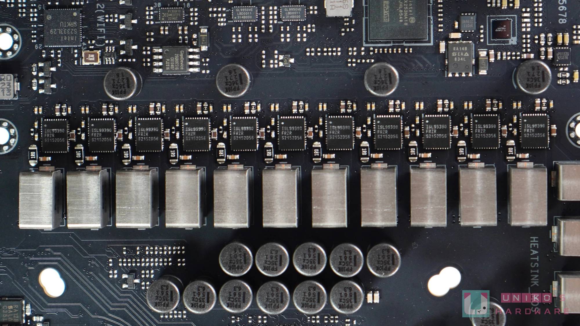 ROG MAXIMUS Z790 DARK HERO 主板开箱评测