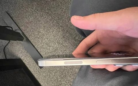 有用户的 iPhone 15 Pro 发生电池无故膨胀，没有过热、也没摔到过