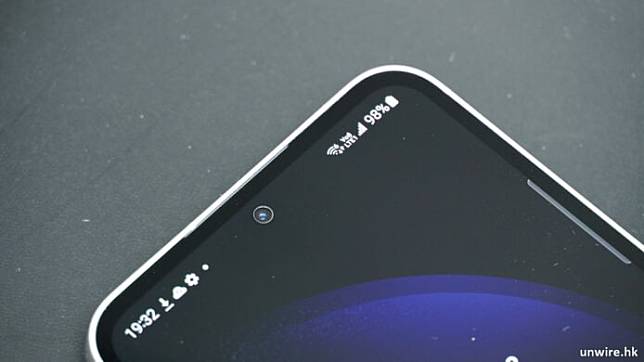 Samsung Galaxy S23 FE 外形 手感 屏幕 相机 效能深入评测