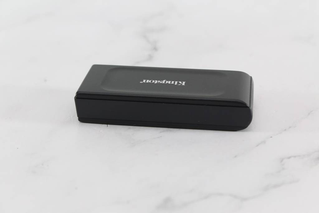 金士顿Kingston XS1000 2TB Portable SSD外接式固态硬盘-2TB大容量，1050MB/s高速传输轻巧带着走