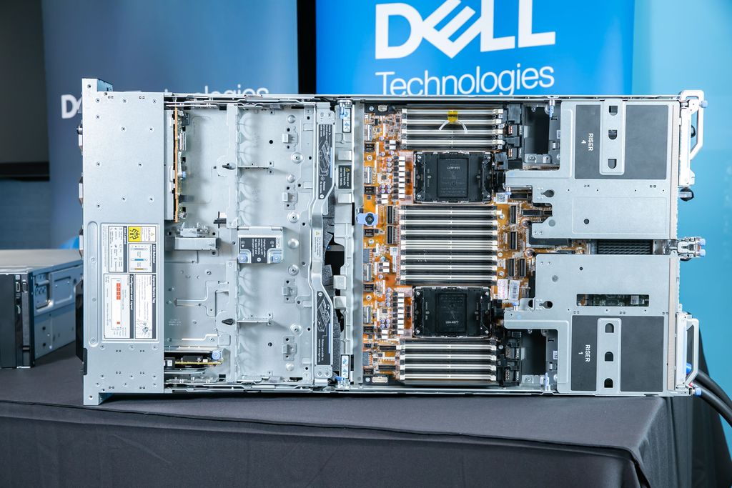 导入液冷，Dell推出搭4台英特尔或英伟达顶级GPU的2U服务器