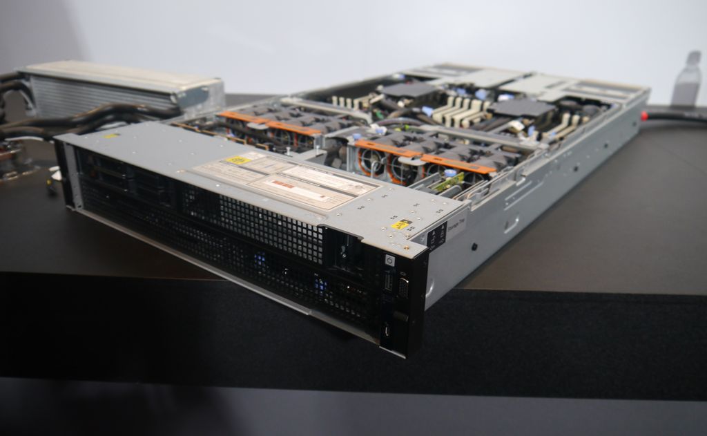 导入液冷，Dell推出搭4台英特尔或英伟达顶级GPU的2U服务器