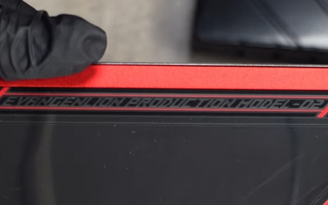 华硕ROG的明日香主板被发现拼错了EVA的全称