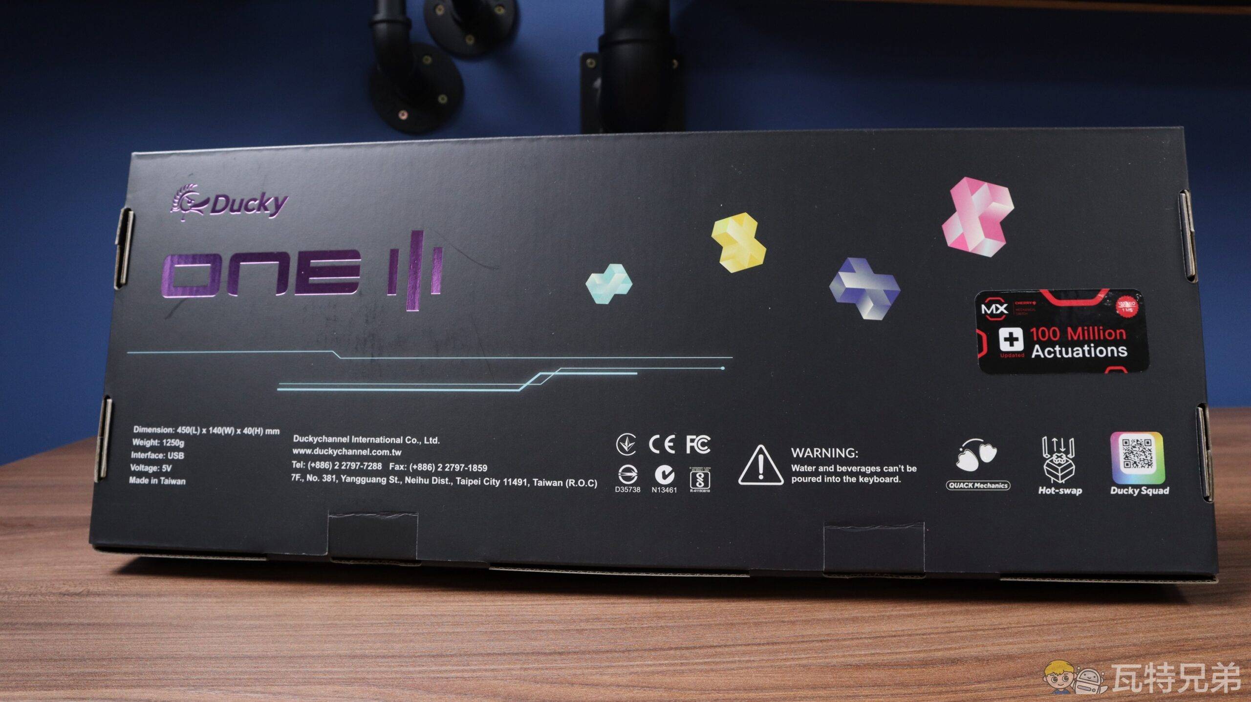 实测「Ducky One 3 破晓」红轴机械键盘！ 值得买吗