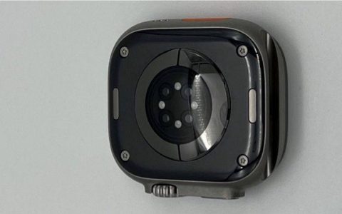 苹果可能测试一款配备黑色陶瓷背盖和重新设计的塑料操作按钮的Apple Watch Ultra