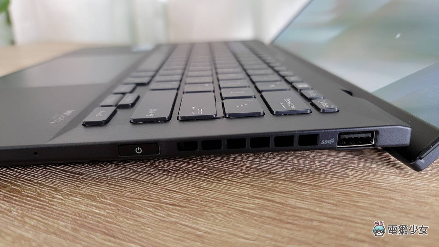 开箱|高阶经理人的御用机种：全新 ASUS ExpertBook B9 OLED （B9403） 不到 1 公斤