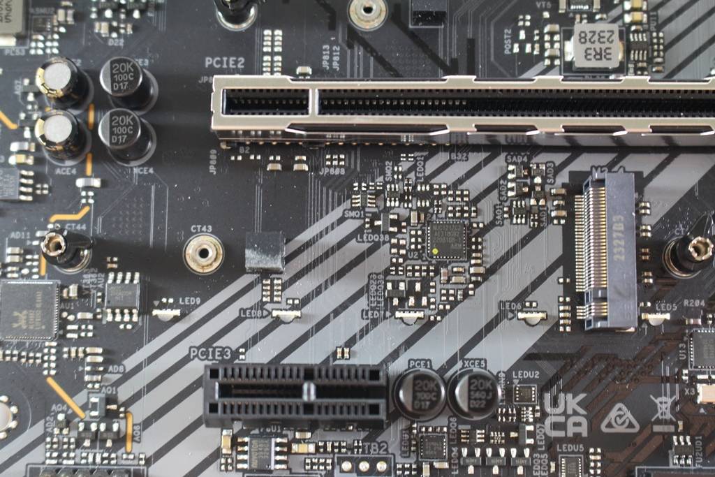 华擎ASRock Phantom Gaming Z790 Nova WiFi-超强六支M.2扩充，还搭载最新Wi-Fi 7无线网络卡