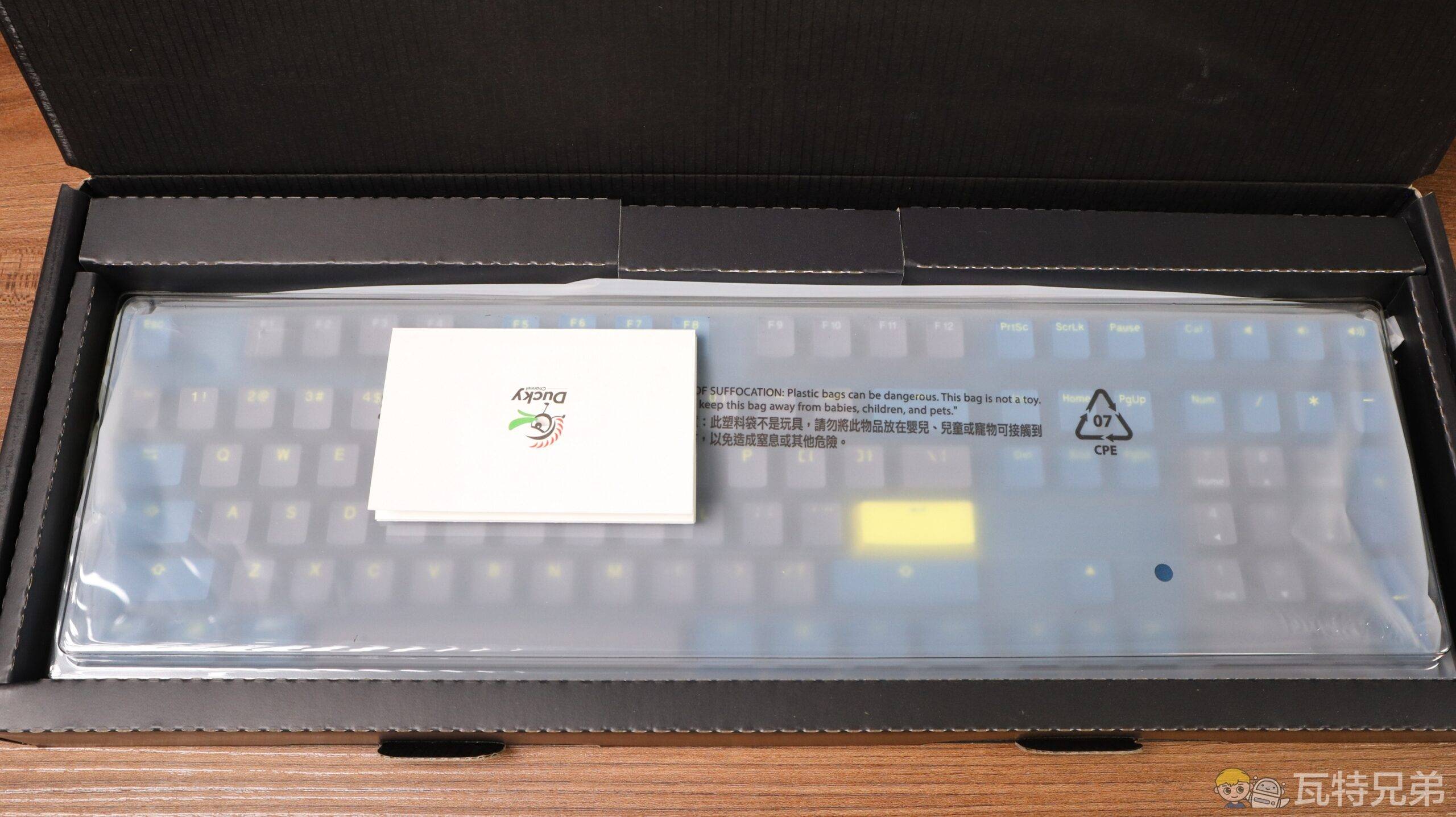 实测「Ducky One 3 破晓」红轴机械键盘！ 值得买吗