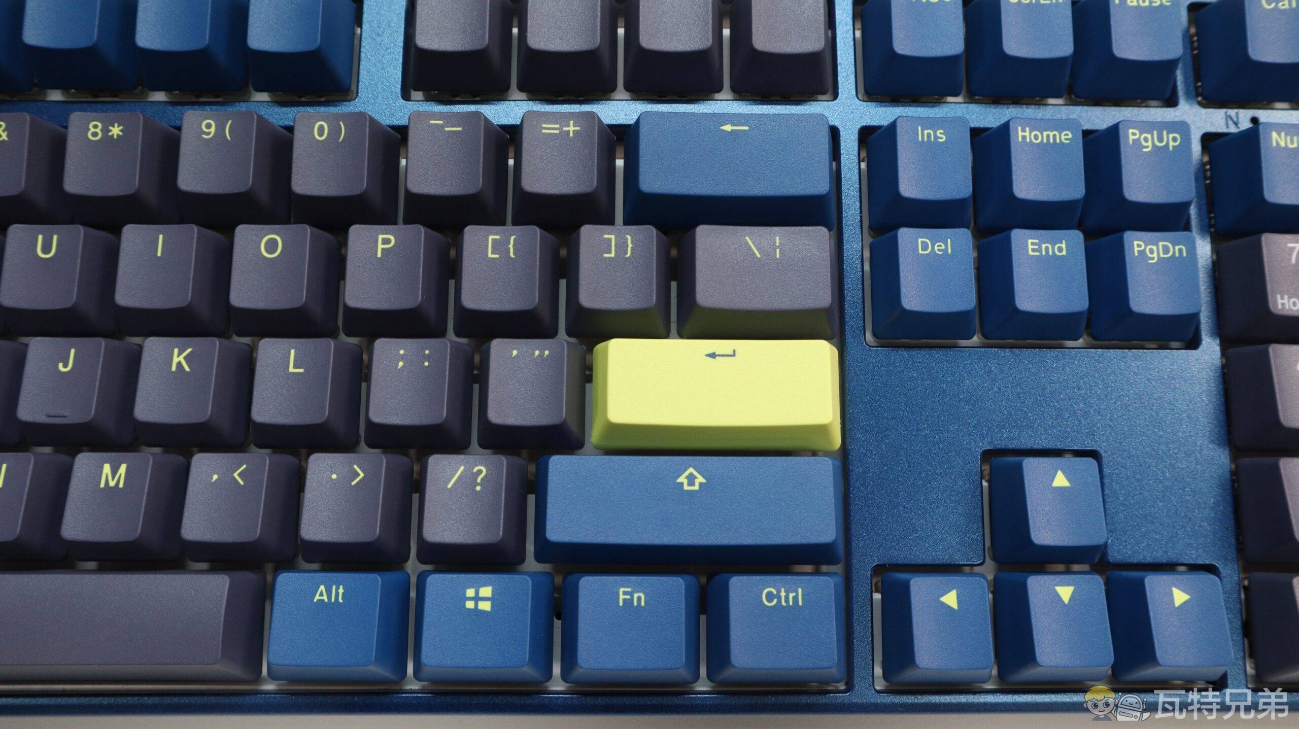 实测「Ducky One 3 破晓」红轴机械键盘！ 值得买吗