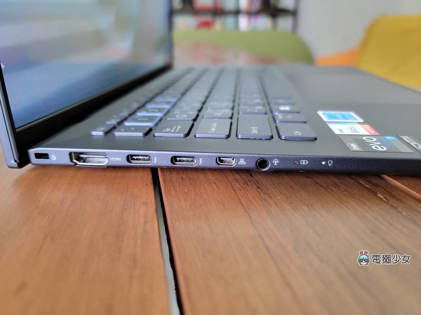 开箱|高阶经理人的御用机种：全新 ASUS ExpertBook B9 OLED （B9403） 不到 1 公斤