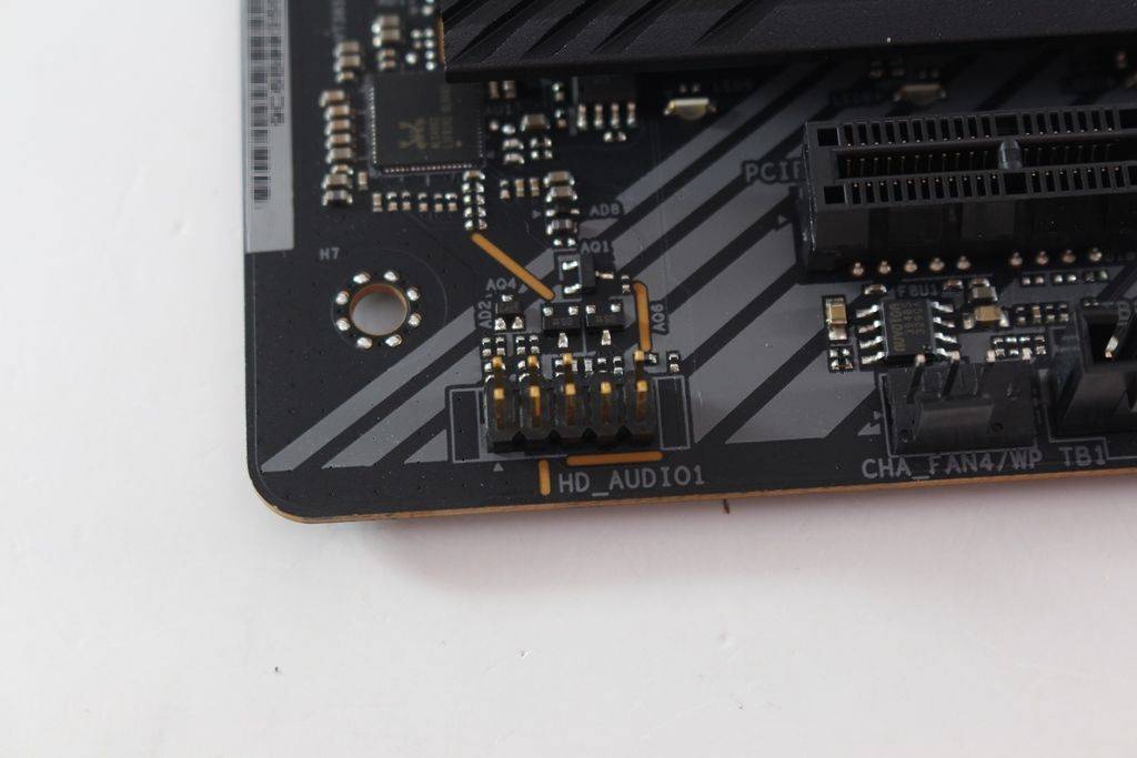 华擎ASRock Phantom Gaming Z790 Nova WiFi-超强六支M.2扩充，还搭载最新Wi-Fi 7无线网络卡