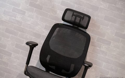 Razer Fujin Pro电竞椅动手玩：主打透气舒适，铝合金椅框更添质感
