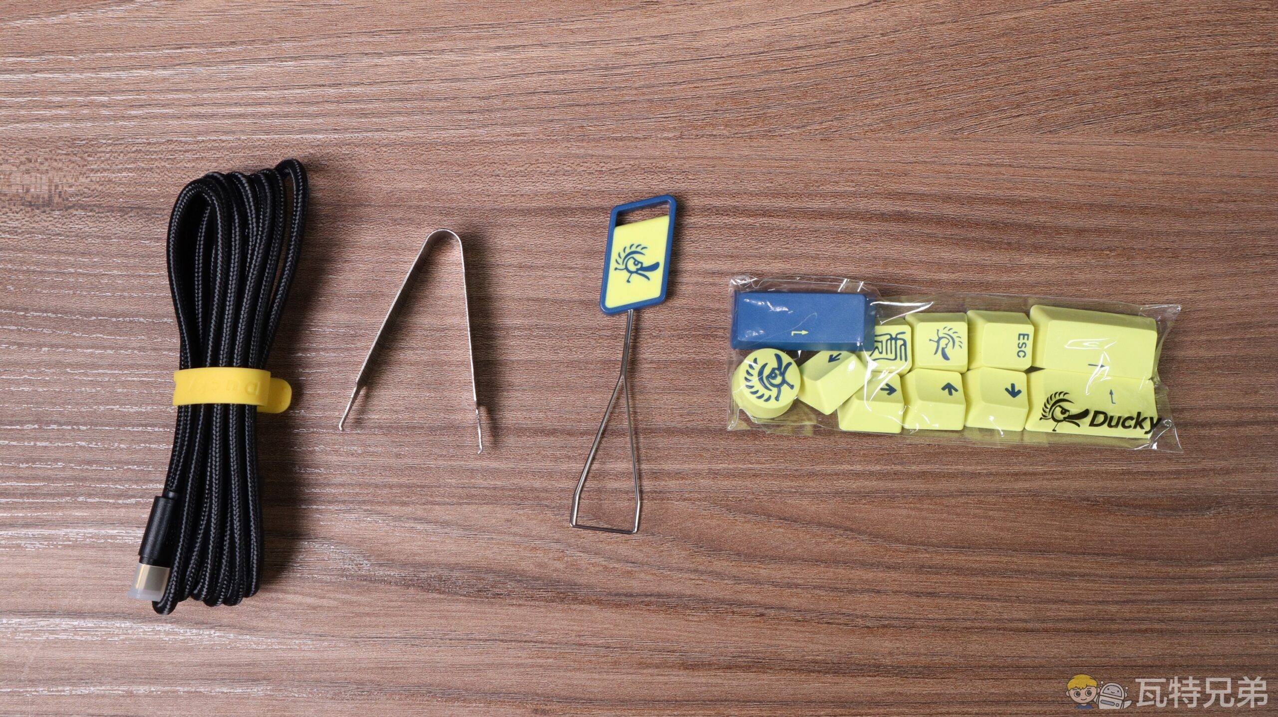 实测「Ducky One 3 破晓」红轴机械键盘！ 值得买吗