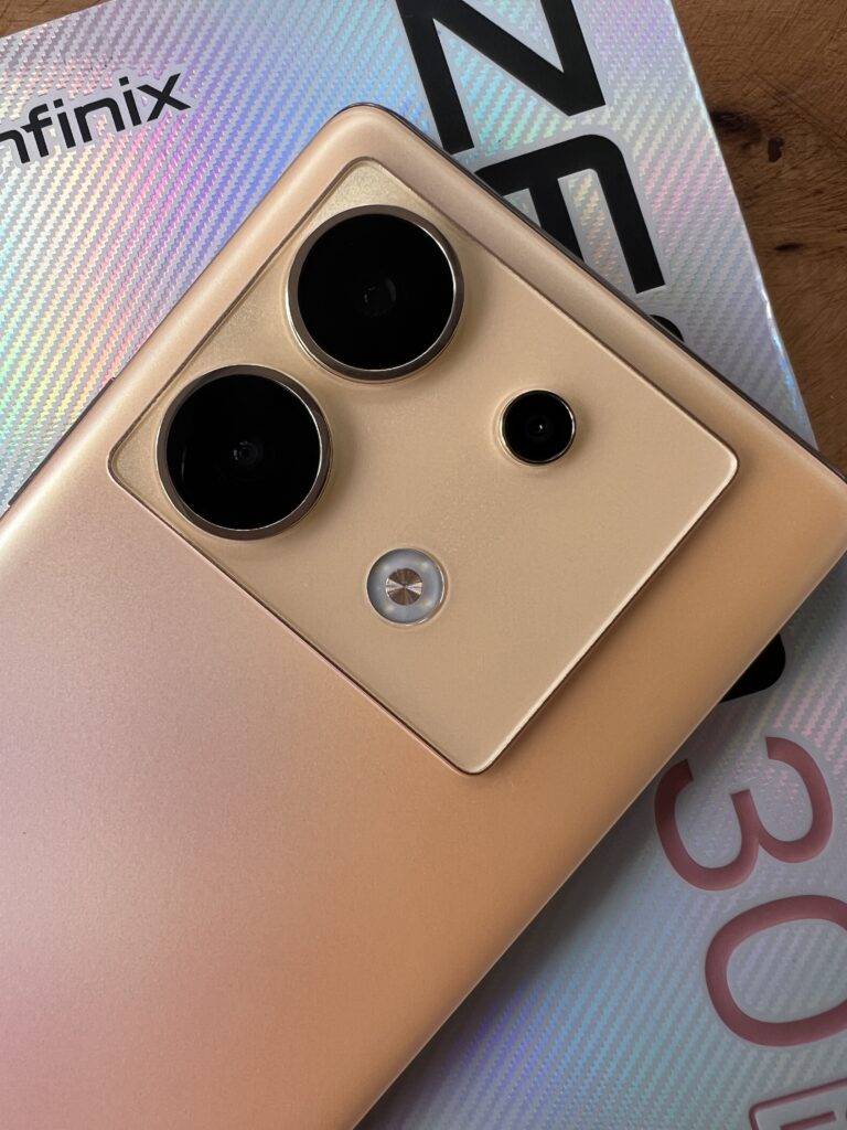 Infinix Zero 30 5G测评：中档手机新巅峰！性能卓越+相机出众+电池持久！