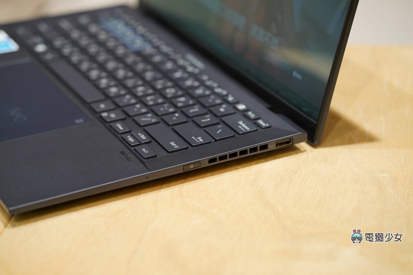 开箱|高阶经理人的御用机种：全新 ASUS ExpertBook B9 OLED （B9403） 不到 1 公斤