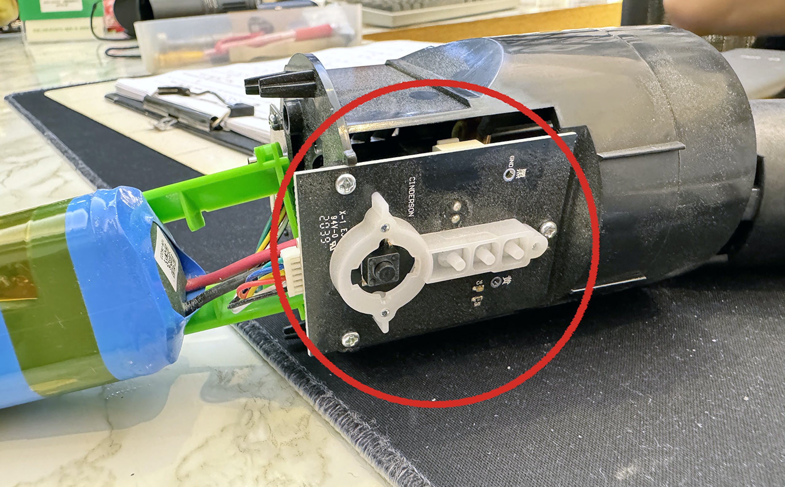 无线吸尘器故障、充电充不进去？ 手持无线吸尘器拆解维修经验分享