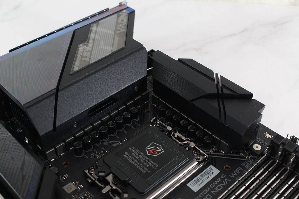华擎ASRock Phantom Gaming Z790 Nova WiFi-超强六支M.2扩充，还搭载最新Wi-Fi 7无线网络卡