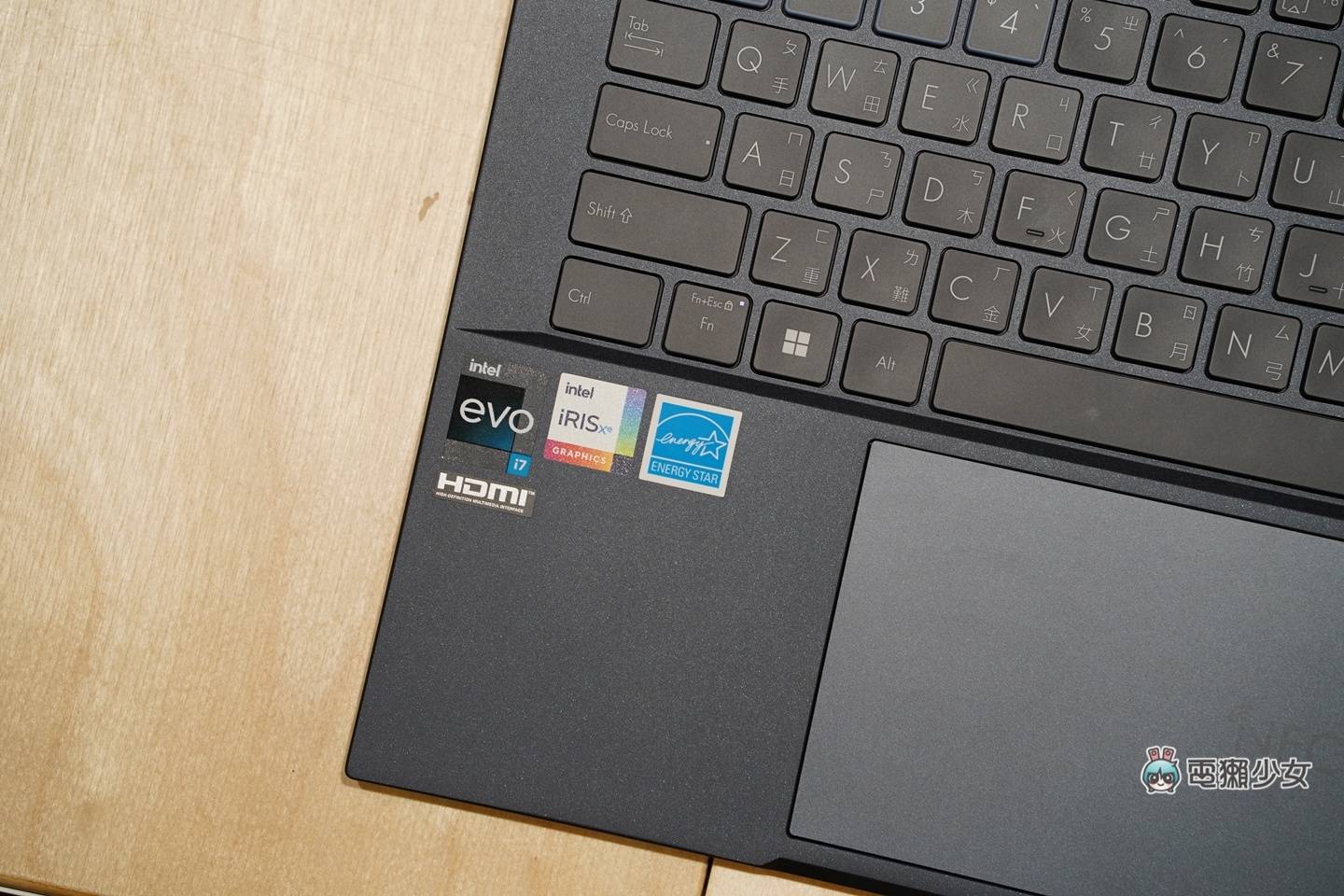 开箱|高阶经理人的御用机种：全新 ASUS ExpertBook B9 OLED （B9403） 不到 1 公斤