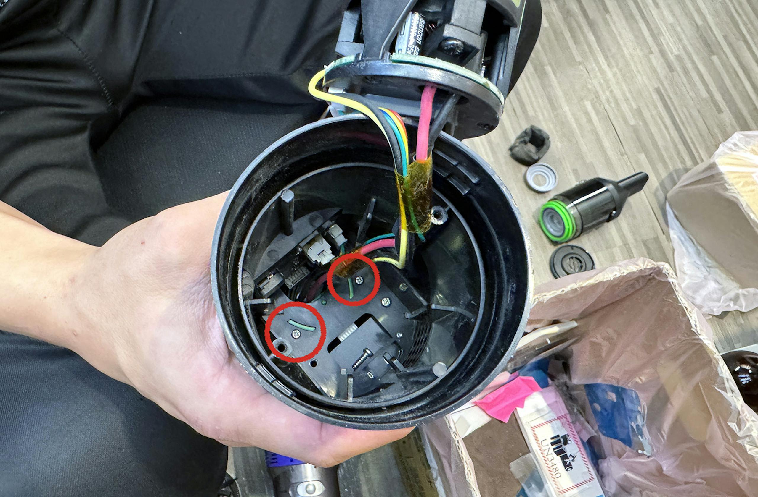 无线吸尘器故障、充电充不进去？ 手持无线吸尘器拆解维修经验分享