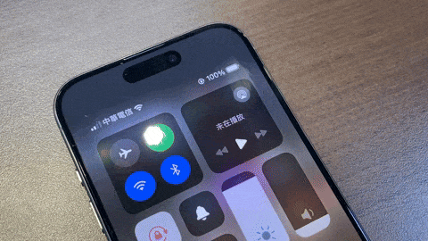 AirPods 戴上就自动播音乐！ 教你 iPhone 捷径控制蓝牙进阶小技巧
