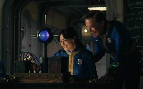 亚马逊真人剧《辐射》首批剧照曝光，高度还原动力装甲与造型