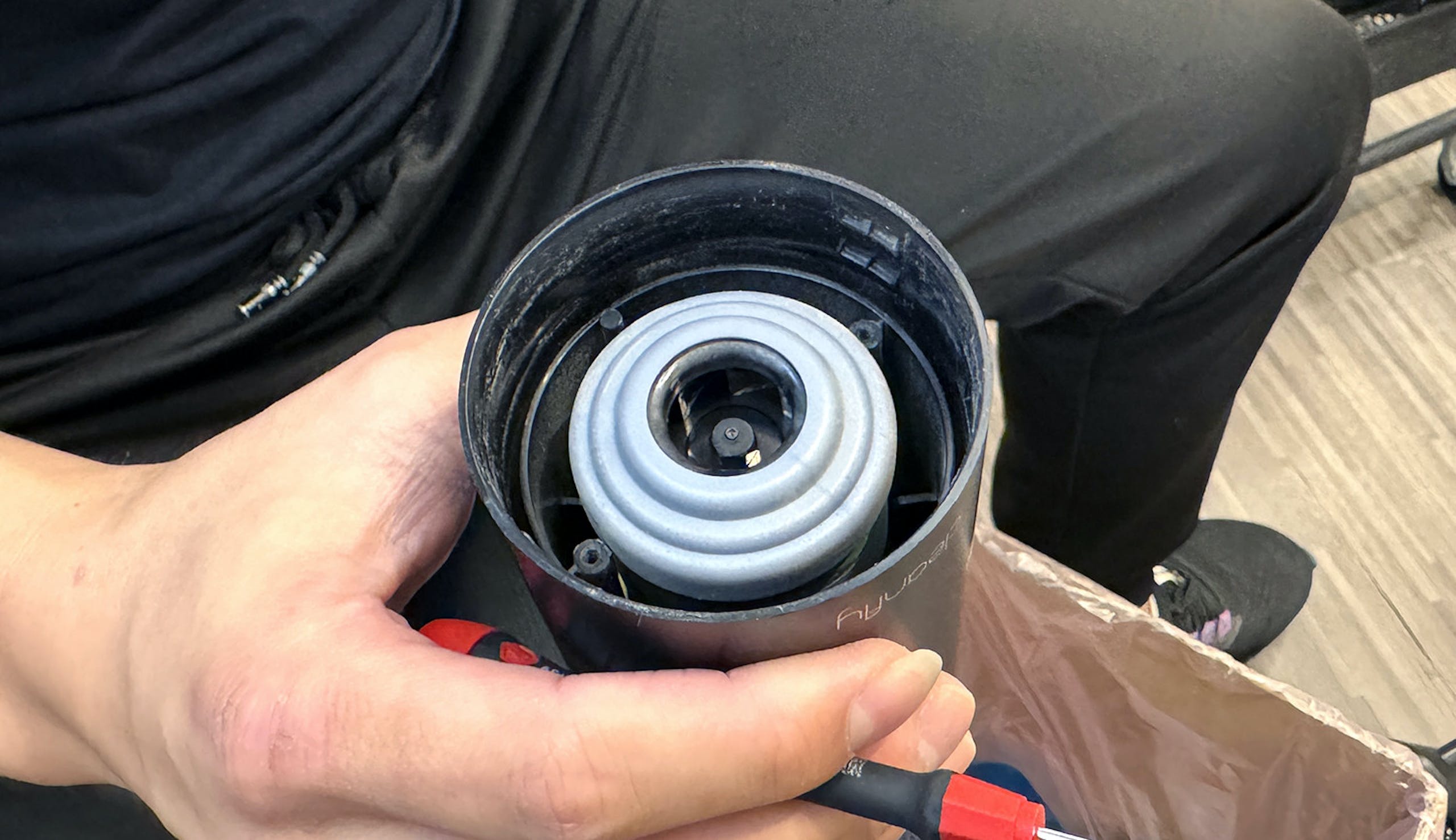 无线吸尘器故障、充电充不进去？ 手持无线吸尘器拆解维修经验分享