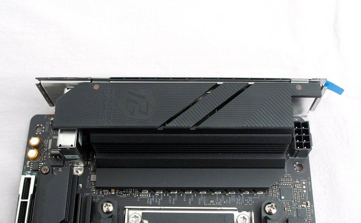 AM5 小板新选择 ASRock B650I Lightning WiFi 简单小测