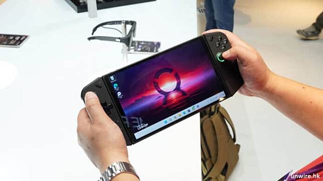 Lenovo Legion Go 外形 手感 效能 打机体验 散热 特别功能 屏幕 音效开箱评测