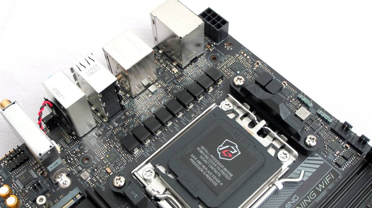 AM5 小板新选择 ASRock B650I Lightning WiFi 简单小测