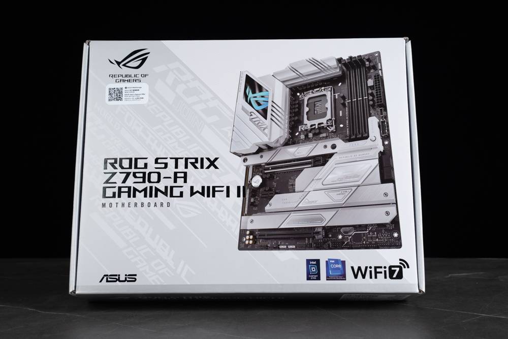 银白色高端主板 WiFi 7 加持 | ASUS ROG STRIX Z790-A GAMING WIFI II 主板开箱测试