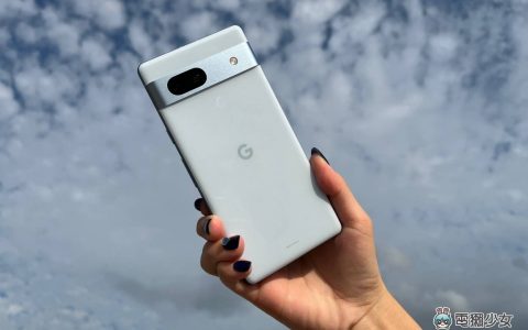 PhoneArena 评选 2023' 年度最佳手机 』：iPhone 15、Google Pixel 7a、motorola razr 40 ultra 都入榜