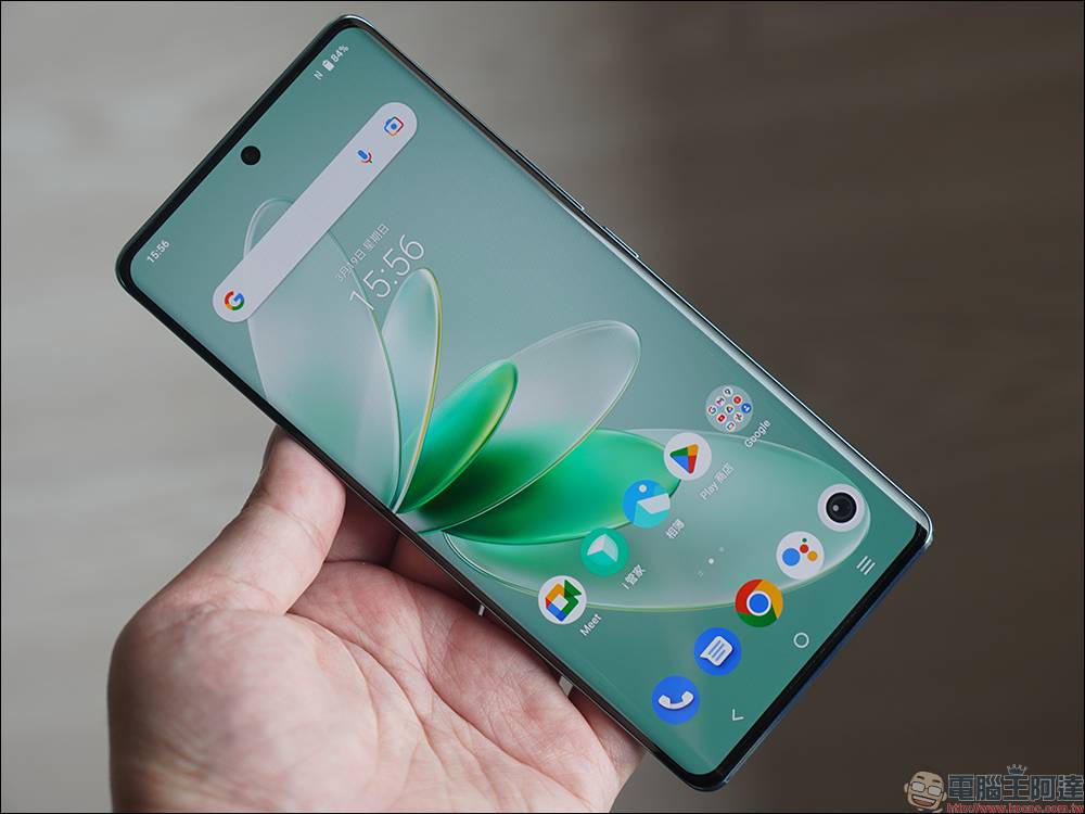 vivo V27 5G自带光环人像神机开箱|独创时尚柔光环、最丰富美妆美颜模式前后 5000 万画素，全球首发天玑 7200 处理器 - 电脑王阿达
