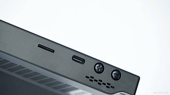 Lenovo Legion Go 外形 手感 效能 打机体验 散热 特别功能 屏幕 音效开箱评测