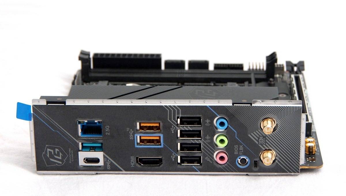 AM5 小板新选择 ASRock B650I Lightning WiFi 简单小测